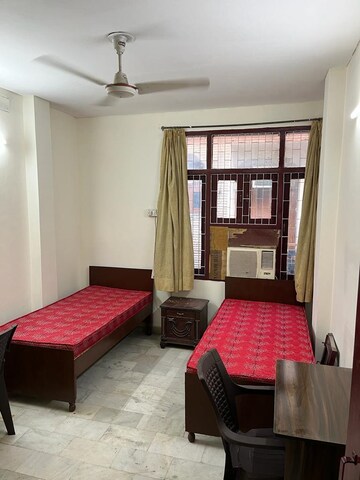 Room in  Pg at Karol Bagh – for Rent