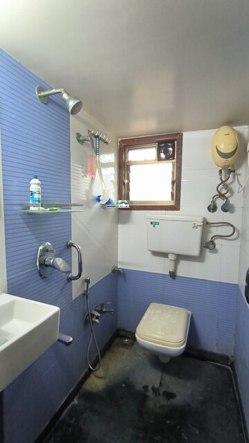 Master Bedroom in 2 BHK Apartment at Lokhandwala Infrastructure Harmony, Worli – for Rent