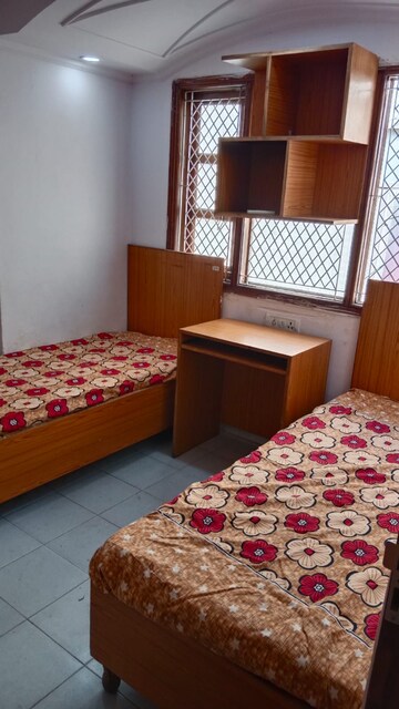 Room in  Pg at Karol Bagh – for Rent