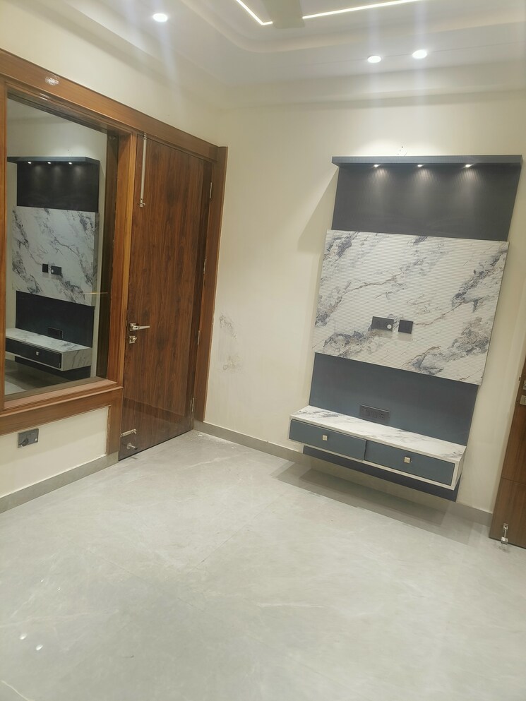Room, shakti khand 3 Bedroom 1390 Sq.Ft. Builder Floor In Shakti Khand Ghaziabad 8040050