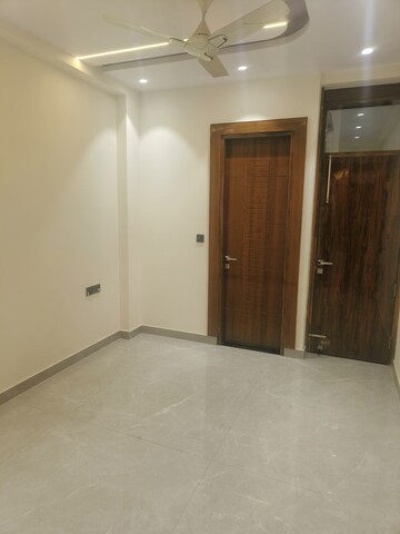 Room in 3 BHK Builder Floor at Shakti Khand – for Sale