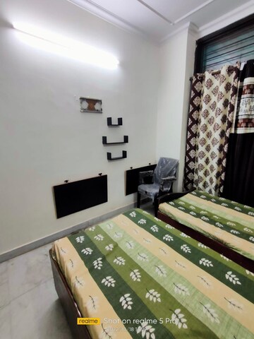 Room in  Pg at Karol Bagh – for Rent
