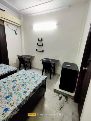 Room in  Pg at Karol Bagh – for Rent