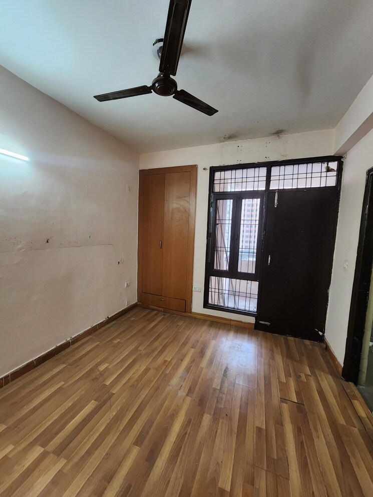 Room, srs-royal-hills 2 Bedroom 770 Sq.Ft. Apartment In Sector 87 Faridabad 8040095