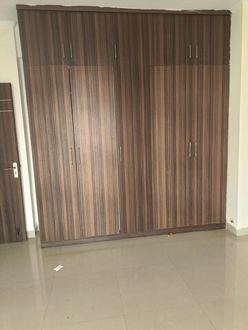 Furnished Amenities in 3 BHK Apartment at Futec Gateway, Sector 75 – for Sale
