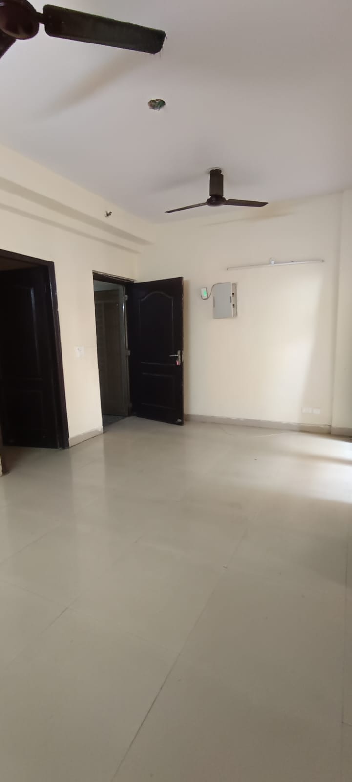 3 BHK + Pooja Room Apartment For Sale in Amrapali Silicon City