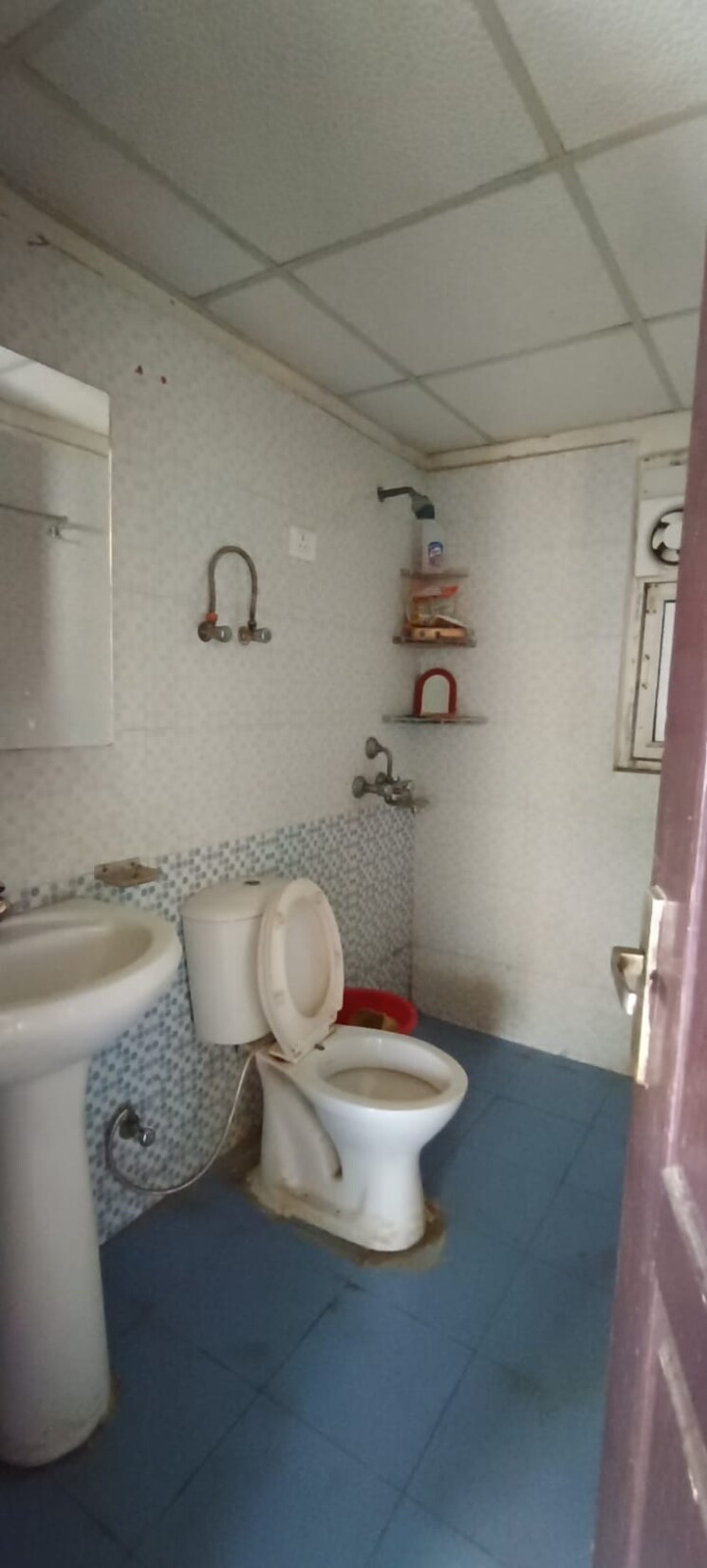 Bathroom, amrapali-silicon-city 3 Bedroom 1835 Sq.Ft. Apartment In Sector 76 Noida 8040099