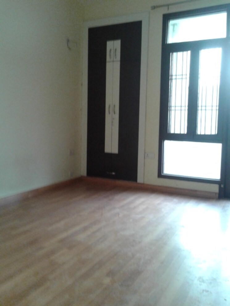 Room, srs-royal-hills 3 Bedroom 950 Sq.Ft. Apartment In Sector 87 Faridabad 8040111