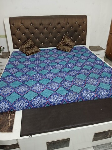 Master Bedroom in 1.5 BHK Builder Floor at Pla – for Rent