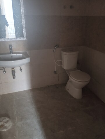 Master Bedroom in 3 BHK Apartment at Amrapali Golf Homes, Sector 4, Greater Noida – for Rent