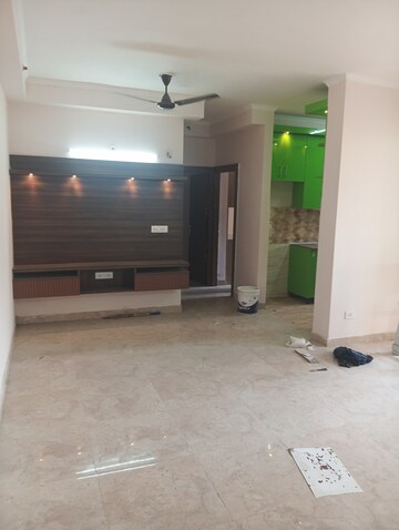 Master Bedroom in 3 BHK Apartment at Amrapali Golf Homes, Sector 4, Greater Noida – for Rent