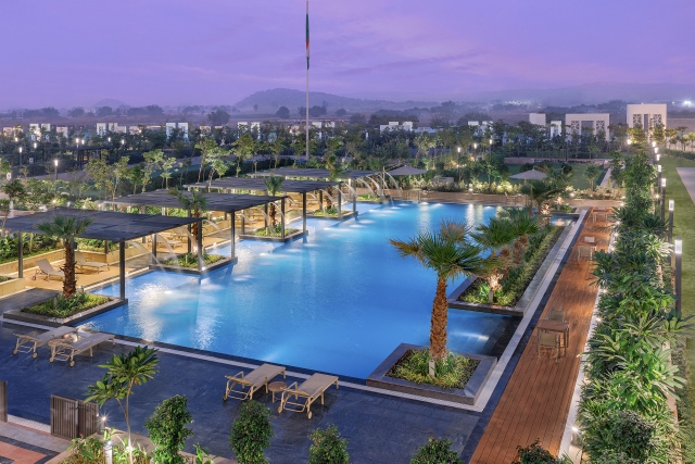 3.5 BHK + Servant Room Apartment For Sale in Tata La Vida