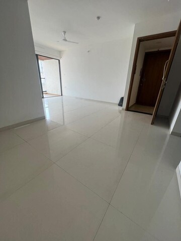 Room in 3 BHK Apartment at Majestique Signature Towers, Balewadi – for Rent