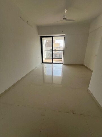 Room in 3 BHK Apartment at Majestique Signature Towers, Balewadi – for Rent