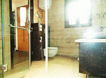 Attached Bathroom in 4 BHK Builder Floor at Panchsheel Park – for Rent