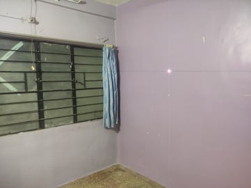 Room in 2 BHK Apartment at Shukrawar Peth – for Rent