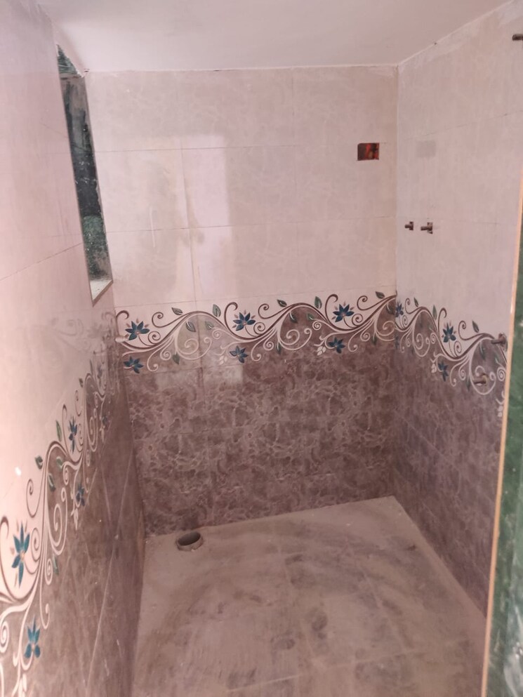 Bathroom, kalher 1 Bedroom 587 Sq.Ft. Apartment In Kalher Thane 8040301