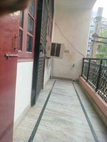 Balcony in 2 BHK Builder Floor at Sarai Rohilla – for Rent