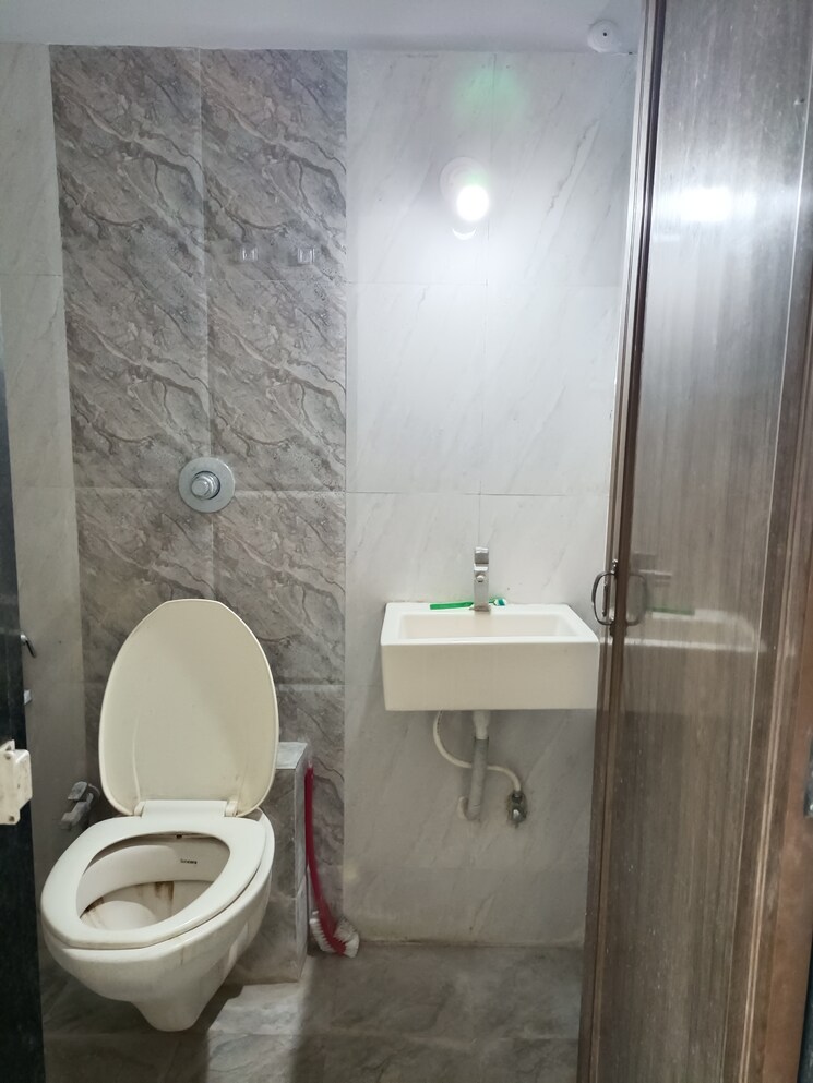 Bathroom, vihang-valley-phase-2 2 Bedroom 860 Sq.Ft. Apartment In Kasarvadavali Thane 8040329
