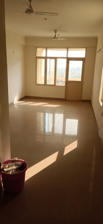 Room in 3 BHK Apartment at Sandwoods Spangle Heights, Dhakoli Village – for Rent