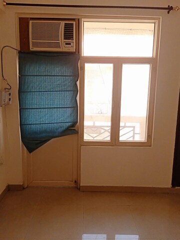 Room in 3 BHK Apartment at Sandwoods Spangle Heights, Dhakoli Village – for Rent