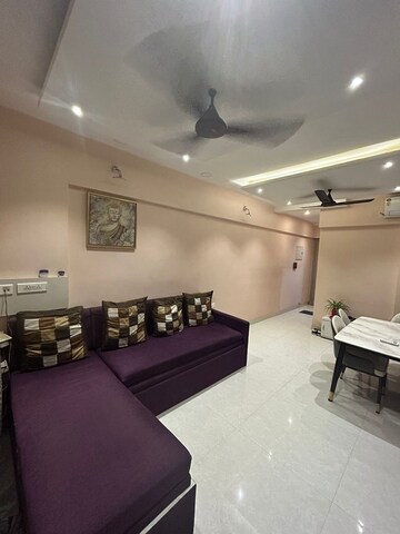 Master Bedroom in 2 BHK Apartment at Hiranandani Meadows, Manpada – for Rent