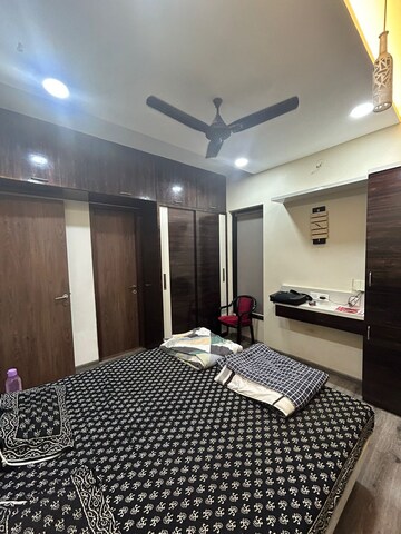 Bedroom in 2 BHK Apartment at Hiranandani Meadows, Manpada – for Rent