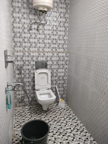 Bathroom in 1 BHK Builder Floor at Safdarjang Enclave – for Rent