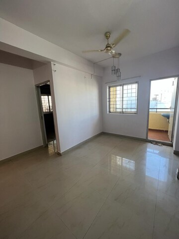 Room in 3 BHK Apartment at Mahaveer Aspen, Kanakapura Road – for Rent