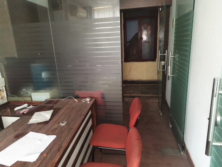 undefined, netaji subhash place Commercial Office Space 225 Sq.Ft. In Netaji Subhash Place Delhi 8040391