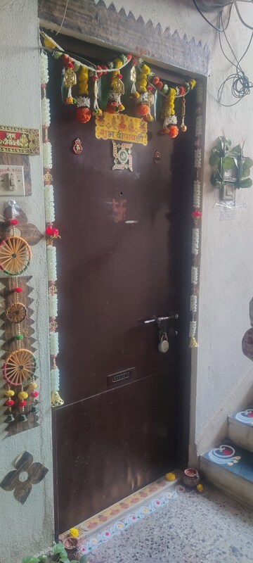 Furnished Amenities in 1 BHK Apartment at Chhabhaiya Park CHS, Kapur Bawdi – for Rent