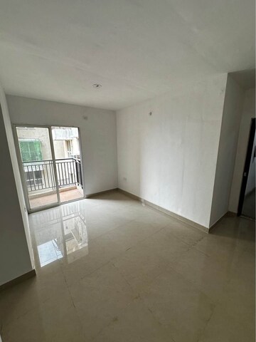 Room in 2 BHK Apartment at Sunteck Maxxworld, Naigaon East – for Rent
