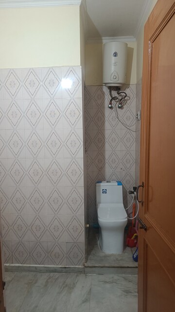 Bathroom in 2 BHK Builder Floor at Sector 48 – for Rent