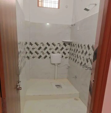 Bathroom in 2 BHK Villa at Jankipuram – for Rent