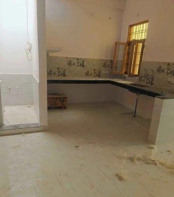Room in 2 BHK Villa at Jankipuram – for Rent