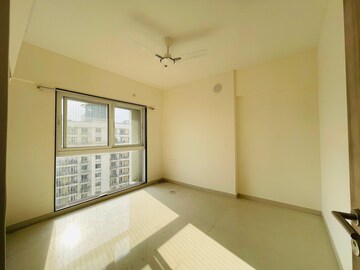 Room in 2 BHK Apartment at Ashar Axis, Majiwada – for Rent