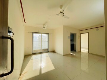 Room in 2 BHK Apartment at Ashar Axis, Majiwada – for Rent