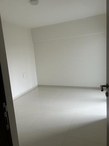 Room in 3 BHK Apartment at Millennium Flora, New Panvel Sector 17 – for Sale
