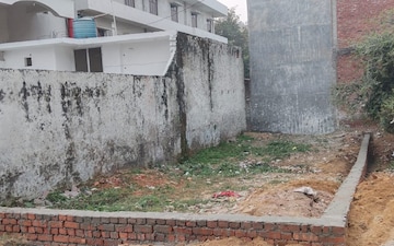 Plot For Sale in Gulzar Colony