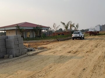  Plot – Exterior View View at Sikandrabad - for Sale