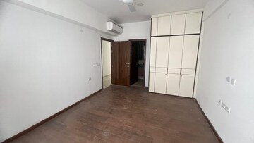 Room in 3 BHK Apartment at Tata Primanti-Tower Residences, Sector 72 – for Sale