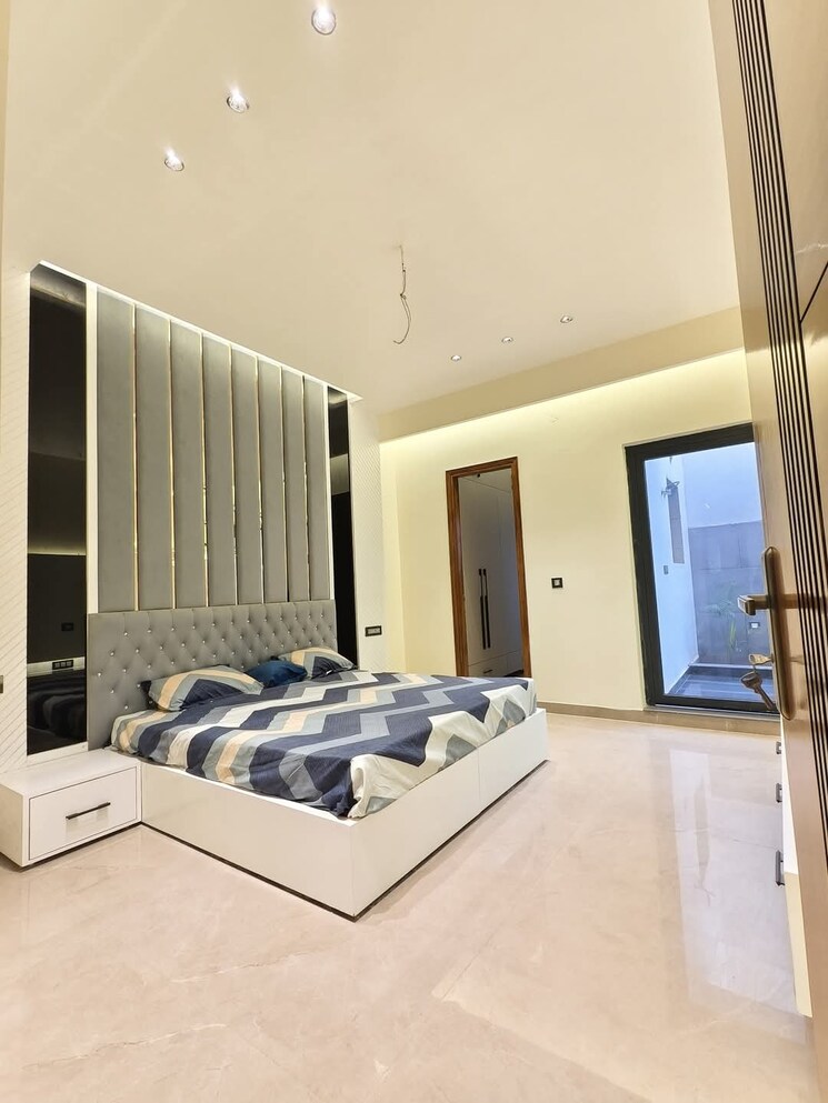 Bedroom, sunny enclave 6 Bedroom 250 Sq.Yd. Independent House In Sunny Enclave Mohali 8040621