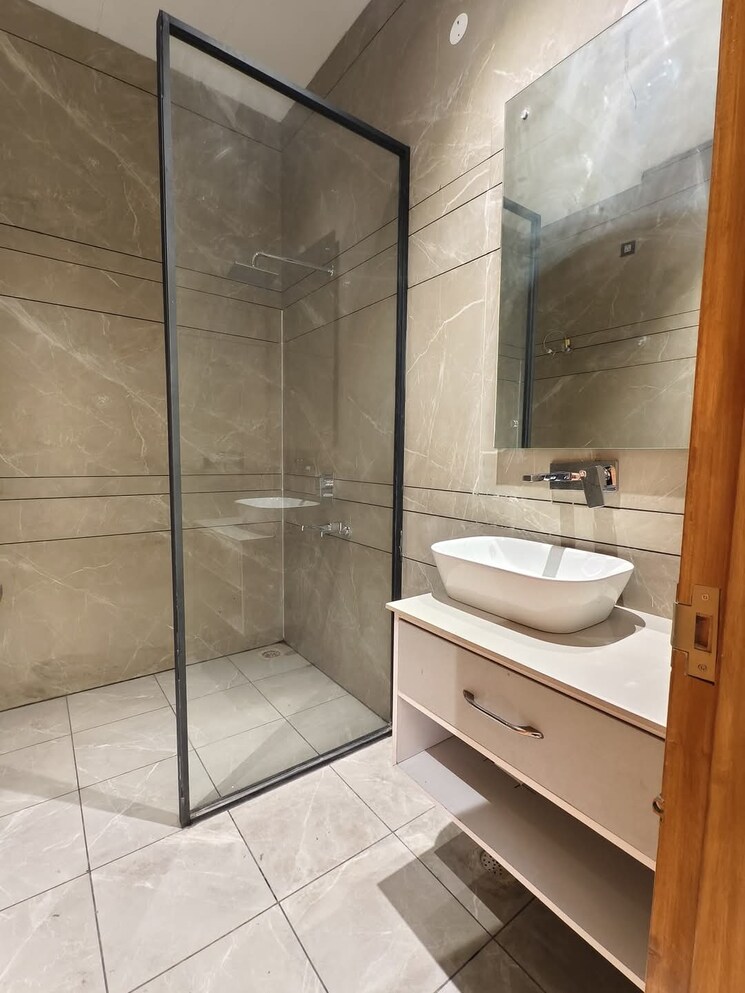 Bathroom, sunny enclave 6 Bedroom 250 Sq.Yd. Independent House In Sunny Enclave Mohali 8040621