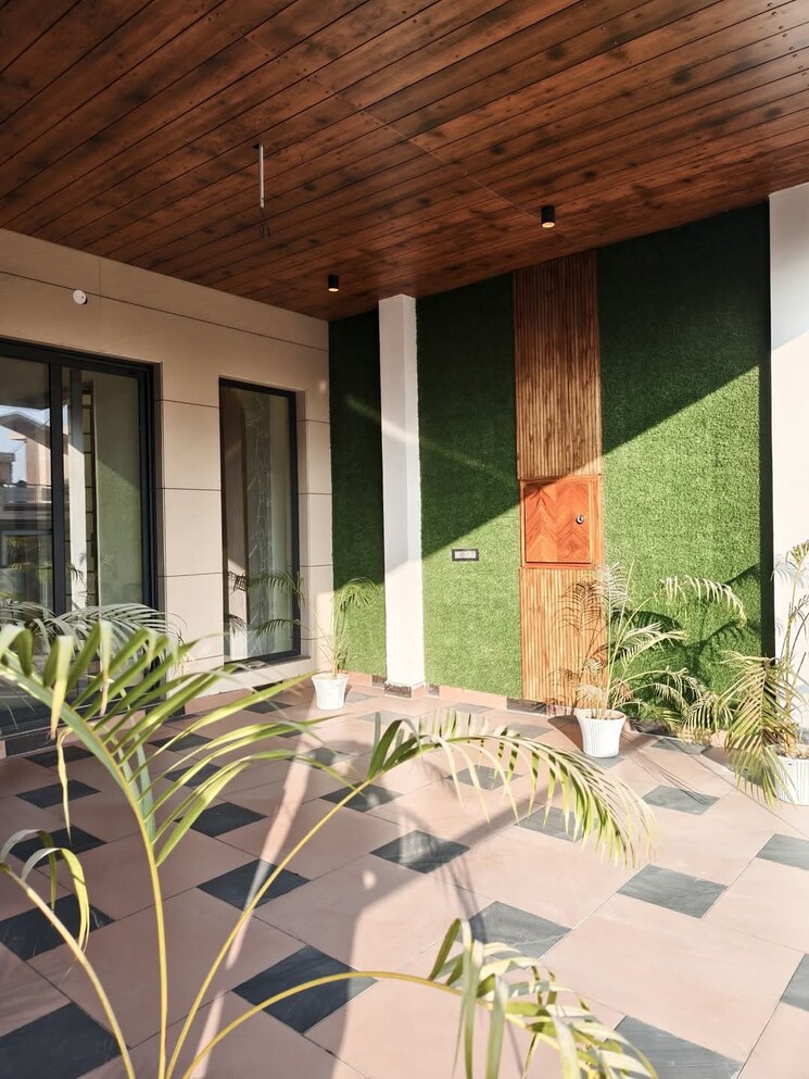 Balcony, sunny enclave 6 Bedroom 250 Sq.Yd. Independent House In Sunny Enclave Mohali 8040621