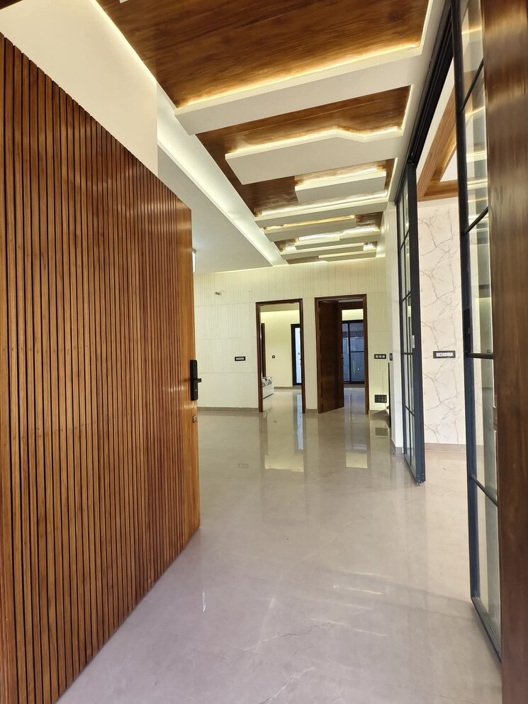 undefined, sunny enclave 6 Bedroom 250 Sq.Yd. Independent House In Sunny Enclave Mohali 8040621