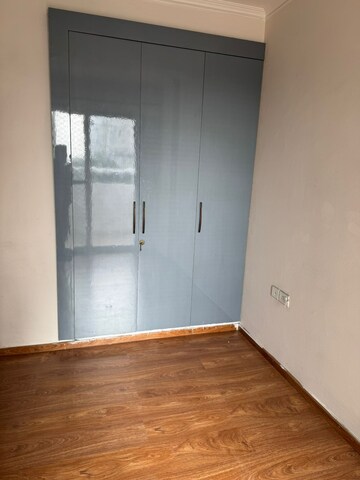 Room in 2 BHK Apartment at Amrapali Riverview, Amrapali Leisure Valley – for Rent