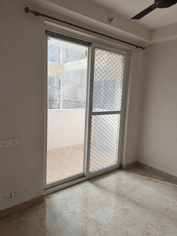 Room in 2 BHK Apartment at Amrapali Riverview, Amrapali Leisure Valley – for Rent