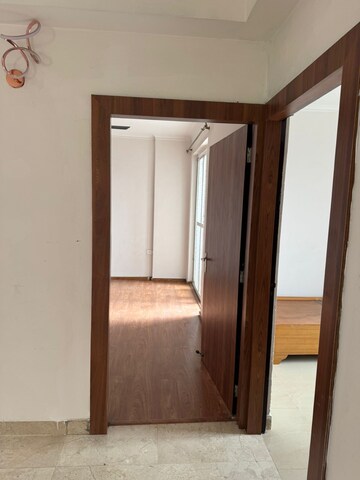 Room in 2 BHK Apartment at Amrapali Riverview, Amrapali Leisure Valley – for Rent