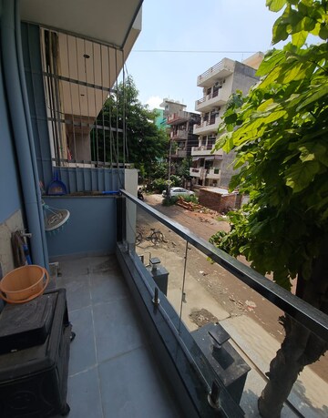 Balcony in 2 BHK Builder Floor at Sector 40 – for Rent