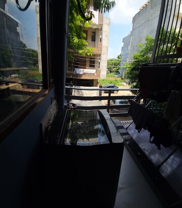 Balcony in 2 BHK Builder Floor at Sector 40 – for Rent